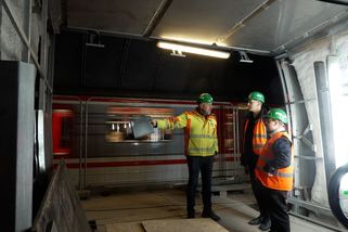 Stanice Českomoravská získala nejtěžší eskalátory světa. Zvládnout mají davy mířící za sportem i koncerty - Novinky