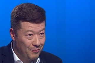 Prostě jsem se rozhodl. Okamura v ČT vysvětlil, proč ukrajinská vlajka dolů, izraelská ne