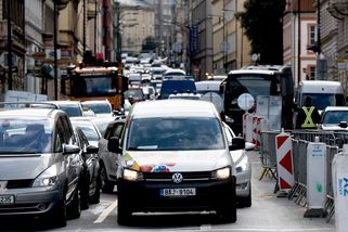 Prahu deptají fantomové kolony - Seznam Zprávy