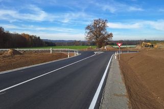 Přehledná a bezpečnější! Skončila rekonstrukce rizikové křižovatky u Květinova
