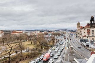 Politika občas neláká ty nejschopnější. Zastupitelka Prahy a členka výboru pro dopravu by ale magistrálu poznat měla