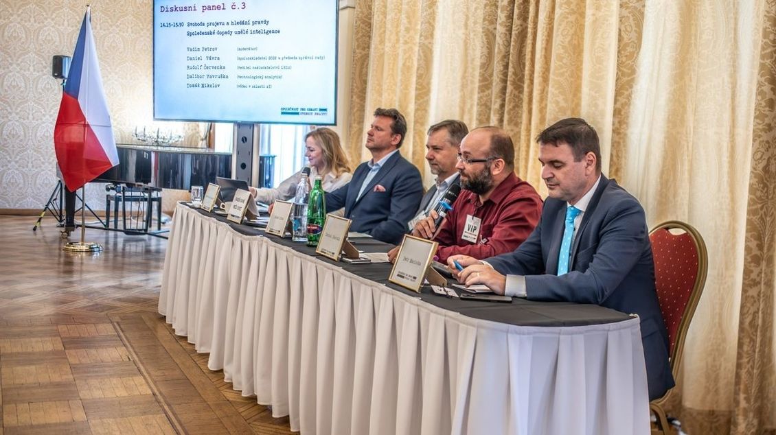 Diskuze - Vondráček: ANO zruší „anti-dezinfo“ projekty a odblokuje ruskou televizi - Novinky