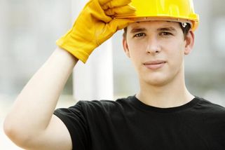 Pracovní morálka mladých? Chtějí 70 000 Kč a domů ve tři - Portál řidiče