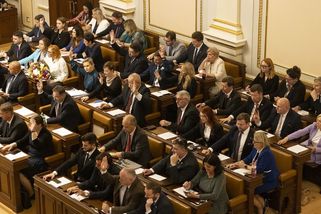 Online: Sněmovna si zvolí vedení. Předsedou má být Tomio Okamura - Seznam Zprávy