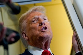 Trump po volebním výprasku vyzval Kongres ke stisku „jaderného tlačítka“ - Seznam Zprávy