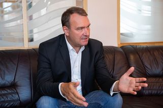 První úvahy o mimořádném zvýšení důchodů: Fiala z SPD počítá s přebytky