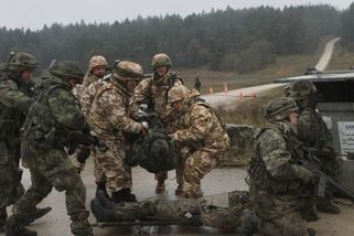 Česko shání nové vojáky. Nabídne jim až milion korun, schválil Senát