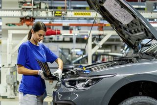 Evropské automobilky mají to nejhorší za sebou, tvrdí Bloomberg - Novinky