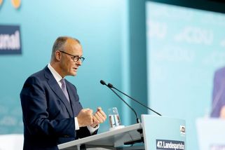 Merz si zavařil výrokem o rázu měst. „Je xenofobní,“ pustily se do něj aktivistky za ženská práva - Echo24.cz