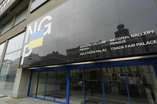 Ukrajinské vlajky se nevzdáme, zní z Národní galerie a dalších institucí - Novinky