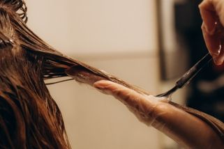 Hygienici stahují barvy, šampon a laky na vlasy. Zkontrolujte, zda je nemáte doma