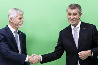 Pavel chce české vojáky v mírové misi na Ukrajině. Mají být doma, namítá Babiš - Seznam Zprávy