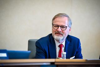 Kritika rozpočtu má ospravedlnit budoucí dluhy a z...