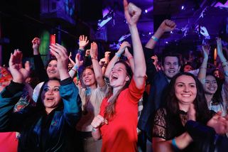 V Nizozemsku vyhráli podle odhadů zřejmě liberálové - Novinky