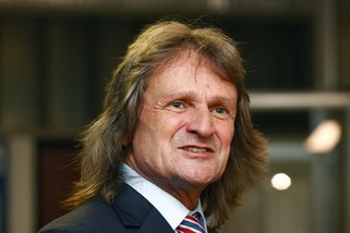 Místo F-35 albatrosy. SPD představuje vize pro českou armádu - Novinky