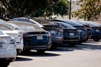 Tesle padají prodeje. Záchranné lano jí má hodit Apple - Seznam Zprávy