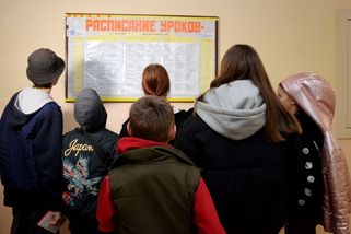 Kreml posílá unesené děti na frontu. Mladší nabízí v katalogu jako zboží - Seznam Zprávy