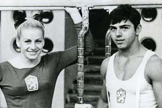 Věra Čáslavská: „Patnáct let mě dusili komunisti.“ Hrdinku národa nakonec dohnala rodinná tragédie - Médium.cz