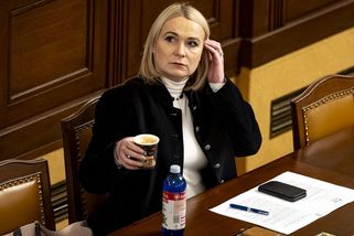 Dělám si to po svém, řekla Jana Černochová ke kostýmku, který odkazoval ke slavné italské značce. Na kolik ji vyšel? - Super.cz