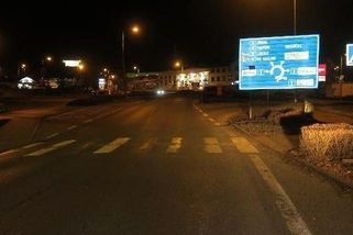 Řidič v Jičíně srazil na přechodu dvě dívky. Policie hledá svědky - Novinky