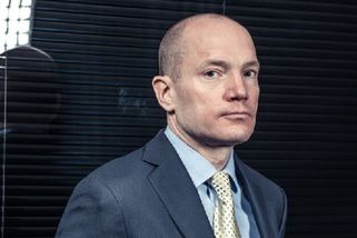 Zelenského trápí ukrajinský Fiala - Médium.cz