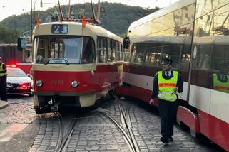 V centru Prahy se srazily tramvaje - Novinky