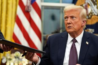 Máte cukrovku, obezitu nebo rakovinu? V USA vás nechceme, říká Trump - Novinky