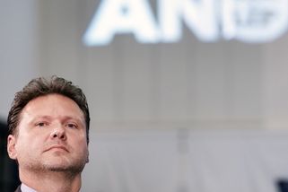 „Politické zoufalství.“ Vondráček se pustil do opozice kvůli schůzi o střetu zájmů