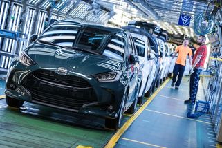 Závod Toyoty v Kolíně prochází obrovskou obměnou. Už vyrábí jen hybridy a chystá se na další velkou věc - Garáž.cz