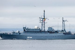 Rusové u Havaje. Američané vyprovodili výzvědnou loď Karelija - Novinky