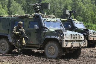 Obrana na konci mandátu pořizuje desítky obrněnců Iveco za 650 milionů - Novinky