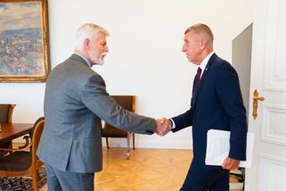 Pozoooor! Prezident Petr Pavel vážně narušuje ústavní pořádeeeek!