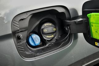 Diesel bez AdBlue? Pokuty, zákaz jízdy a drahé problémy - MANGAZINE.cz