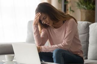 Aby zaplatila život v Praze, pracuje 7 dní v týdnu. Stáňa nemá čas ani na vztah!