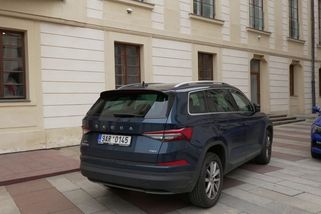 Tentokrát zvolil Macinka pro cestu na Hrad pokornější vůz - Novinky