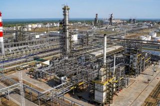 Ukrajinci zasáhli rafinérii Rosněfti - Novinky