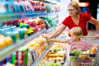 Otevírací doba 17. listopadu: Kde si nakoupíte a proč chtějí obchodníci změnu