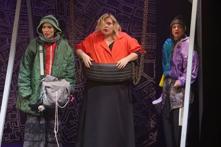 Lucii Polišenskou nacpali do pneumatiky