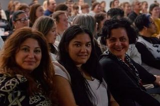 Romské ženy sdílí své postoje a zkušenosti - otevřenost, odvaha, síla, slzy i humor - Médium.cz