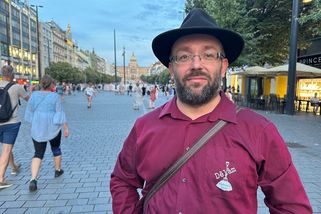 "Normální lidská sviňárna," hodnotí Vidlák zprávy o "žebrání". Peníze zatím má