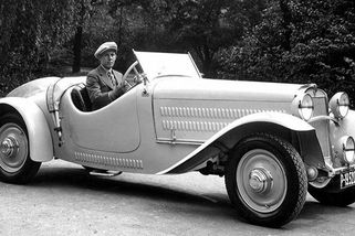 Rechts fahren! Mýtus o tom, jak u nás Hitler změnil dopravu - Médium.cz