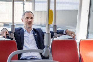 GLOSA: Dopravní horor v Praze a pět důvodů, proč to lidé dávají Hřibovi zaslouženě sežrat