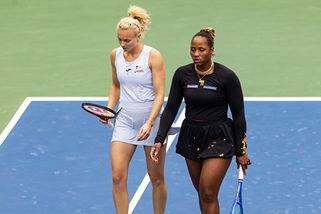 ŽIVĚ: Siniaková s Townsendovou vládnou, proti Ruskám získaly hladce úvodní set