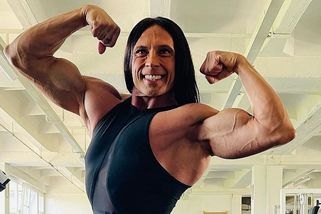 Věra Mikulcová sdílela archivní poklad: Nahá se zvěčnila na koženém gauči, fanouškům spadla úžasem brada - Super.cz