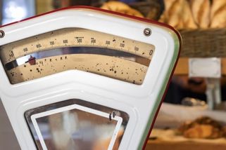 Kvíz: Nakupování za socialismu. Jeho symboly byly fronty na banány, Tuzex i podpultovky