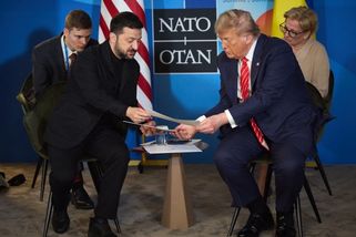 Ukrajina má prý podle plánu USA odevzdat Rusku Krym a celý Donbas - Seznam Zprávy