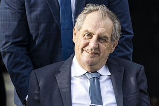 Zeman prohrál dva soudy, náhrada nákladů však nepřišla z jeho účtu - Seznam Zprávy