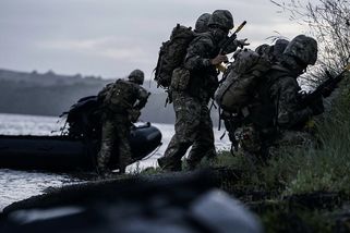 Krym a Donbas připadnou Rusku, stojí v americkém m...