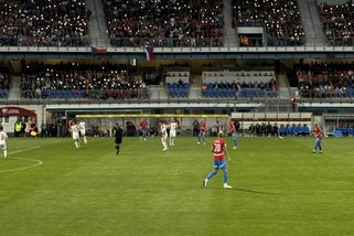 Fanoušci cepují uražené chování českých hráčů. Jste primadony, mají jasno. Reaguje i FAČR - Médium.cz