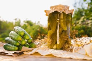 Nakládané okurky jako od babičky: Vyzkoušejte náš osvědčený recept na naprosto luxusní nálev